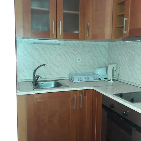 Апартаменти Cedar Self Catering