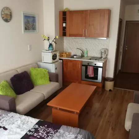 Cedar Self Catering Апартаменти Бансько