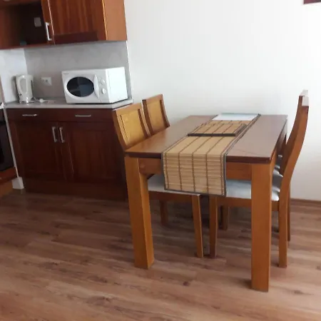 Cedar Self Catering Апартаменти