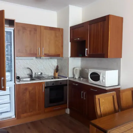 Cedar Self Catering Апартаменти